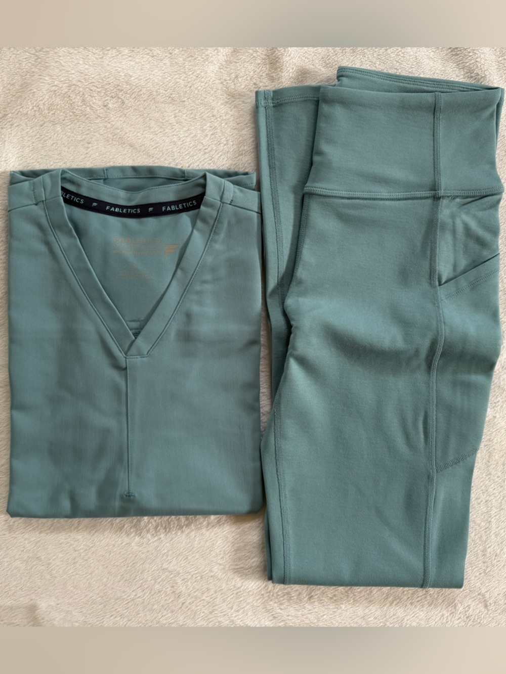 Fabletics scrubs in color Wave